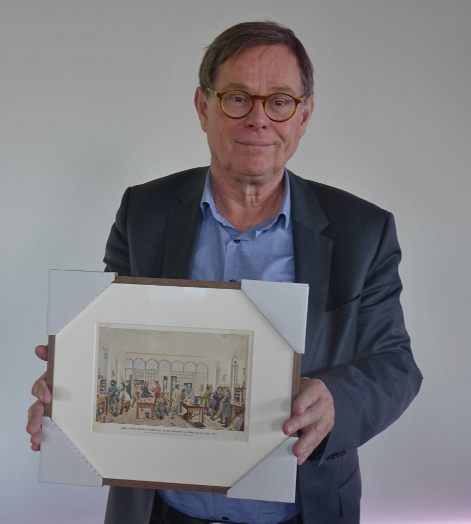 Ernst Homburg met litho - Leuven.jpg